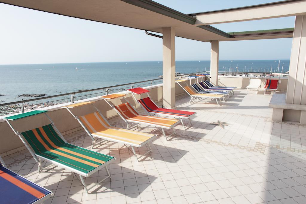 Hotel Acropolis Cattolica Exteriér fotografie